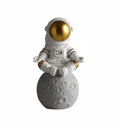 Figurka kosmonauta – medytacja